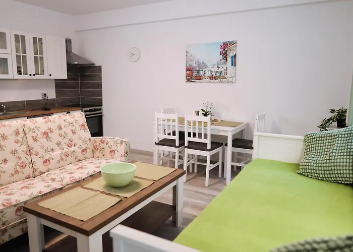 Flower Apartment
